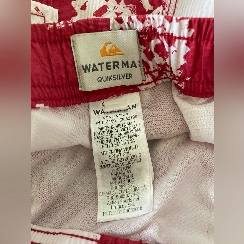QUICKSILVER Waterman red pineapple swim trunks board shorts Medium lined - Picture 5 of 9